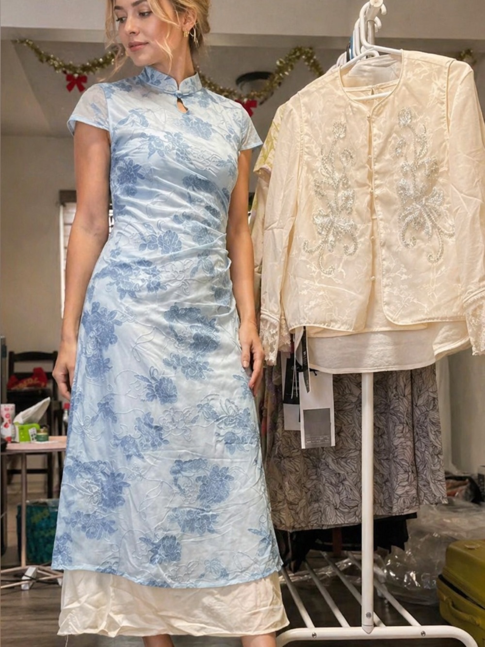 Sabo Skirt Light Blue Floral Midi Cheongsam